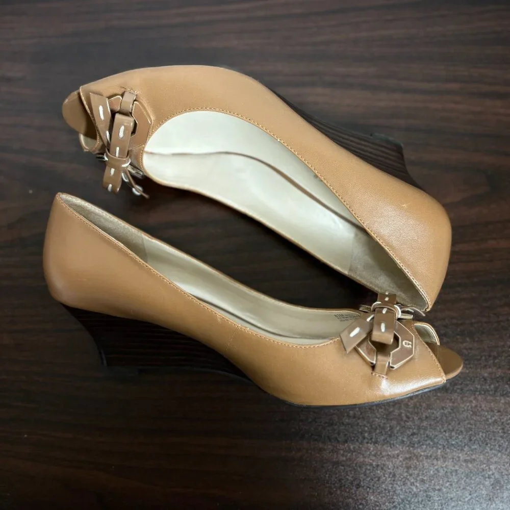 Etienne Aigner Women's Nixie Brown Tan Skinny Wedge Heels Corporate Chic 8.5